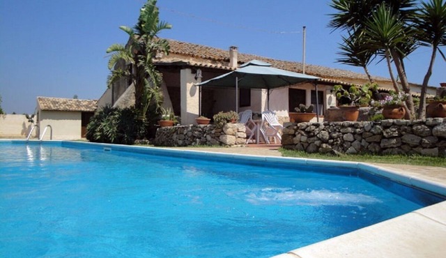 Oasis of peace and relaxation just 3 minutes from the beach.