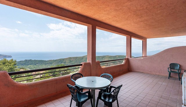P.R. Club – Three-Room Enea 26 with Sea View, Private Terrace and Air Conditioning