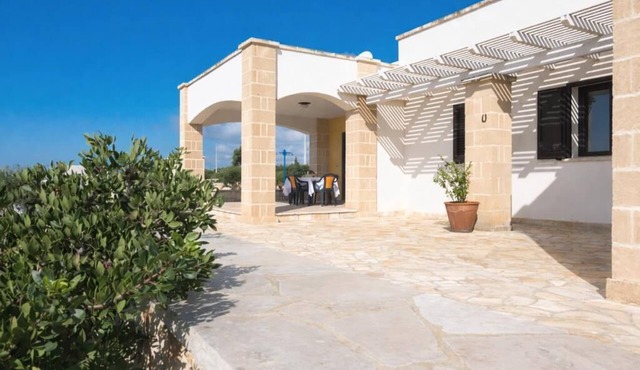 Panoramic villa with beautiful view at the Maldives of Salento