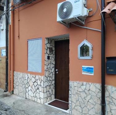 Papale AIRPORT HOUSE