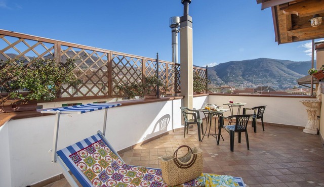 Penthouse with Terrace—Hakuna Matata in Sentieri