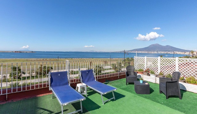 Pet friendly home in Castellammare di Stabi with house sea view