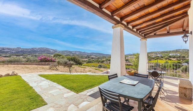 Pet-Friendly Villa Tomaso with Mountain View, Garden, A/C & Wi-Fi