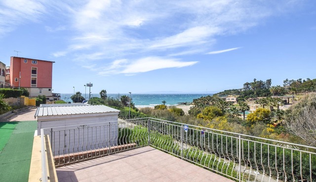 Practical vacation apartment just a few steps from the beach, in the heart of Le Castella.