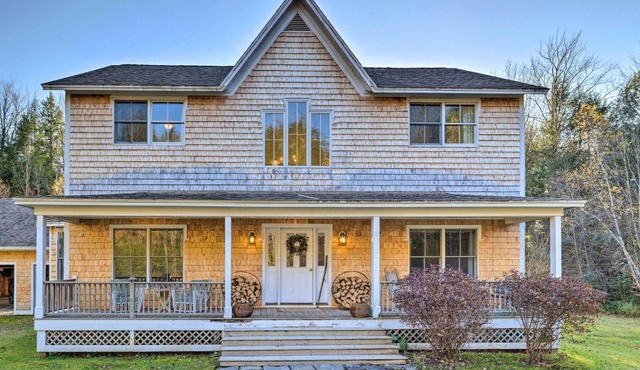 Private Home w/Hot Tub Near Jay Peak Slopes in Montgomery Center