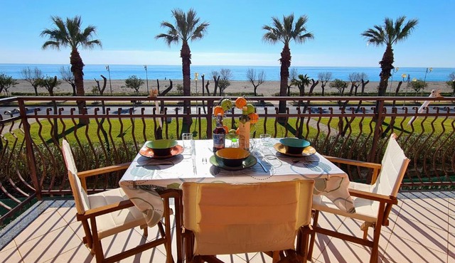 Rainbow Seafront Apartment