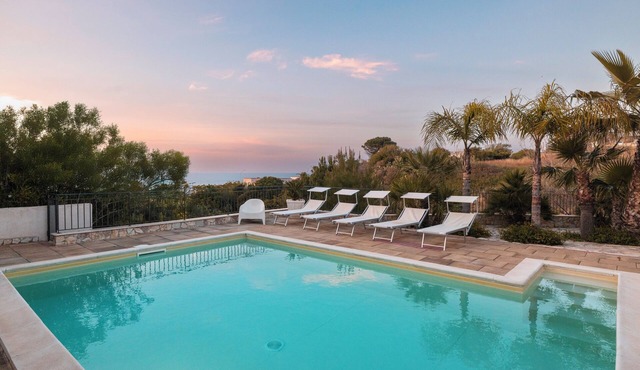Relax in Villa with Pool 150mt from the Sea 8 Beds "OA"