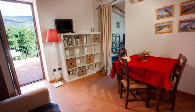 Relaxing farmhouse with pool 4km from the sea in Capo d'Orlando: Casa del Gelso