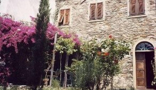Renovated farmhouse in Liguria not far from the sea