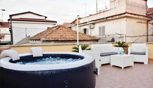 Residenza Le Sirene - Holiday Home with Jacuzzi and Terrace near Tropea