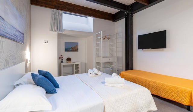 Room 101 at "Le Saline Rooms Marzamemi" with Wi-Fi and Air Conditioning