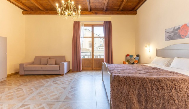 Room 'Al Duomo - Camera King Superior' with Shared Terrace, Wi-Fi and Air Conditioning