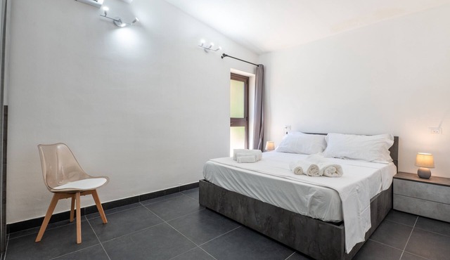 Room 'Altavilla 4' with Shared Garden and Air Conditioning