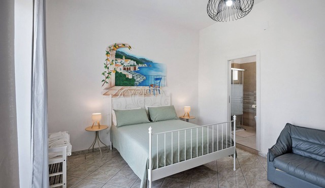 Room 'Camera Tripla Costiera' with Shared Terrace, Wi-Fi and Air Conditioning