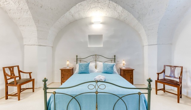 Room 'Chiara - 5' with Private Terrace, Wi-Fi and Air Conditioning