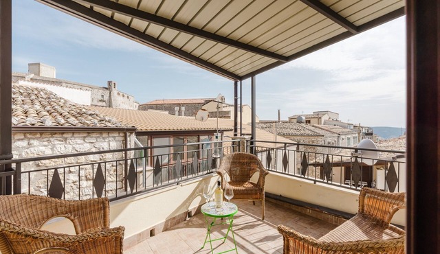 Room 'Federico 2°' with Mountain View, Wi-Fi and Air Conditioning