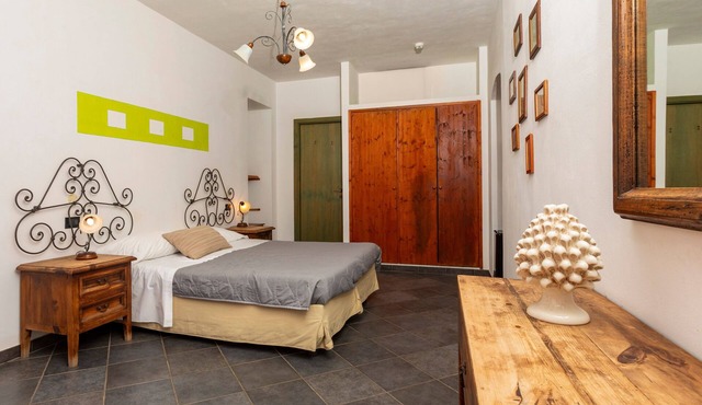 Room 'Filumena' with Mountain View, Wi-Fi and Air Conditioning