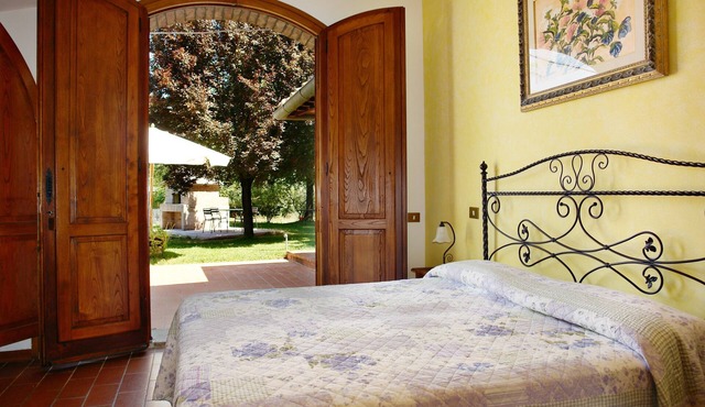 Room 'La Malva - La Cerretola' with Shared Pool, Shared Garden and Wi-Fi