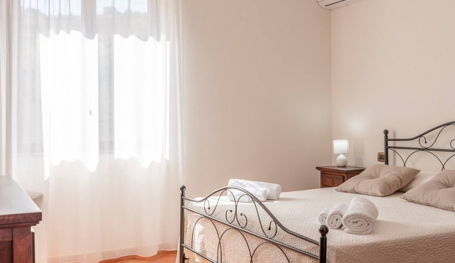 Room 'Monte Suso' with sea view, shared terrace and air conditioning