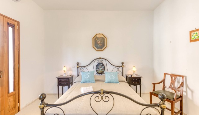 Room 'Sara - 6' with Private Terrace, Wi-Fi and Air Conditioning