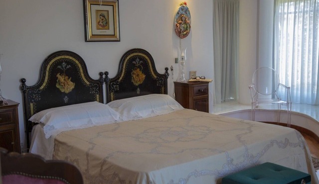 Room 'The Suite' with Sea View, Shared Pool and Wi-Fi