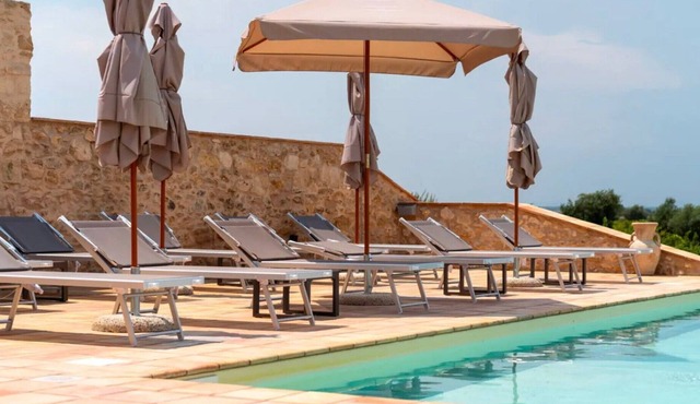 Room 'Vigna Di Pettineo - N5' with Shared Pool, Private Terrace and Air Conditioning