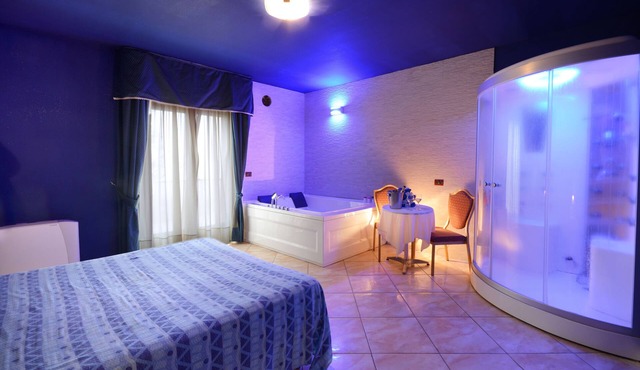 ROYAL DOUBLE ROOM - ROYAL HOTEL