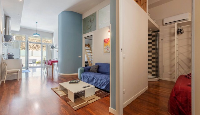 Sacra Famiglia Ausonia Apartment: History and Modern Comfort by the Sea