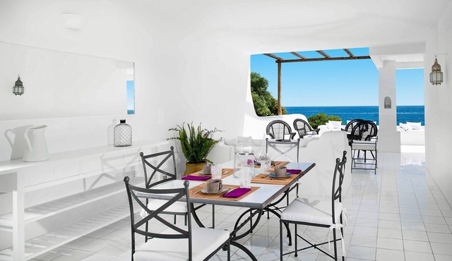 Sea front holiday villa in Fontane Bianche - DiCasaInSicilia