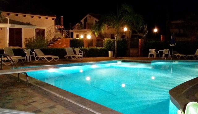 Sea side apartment with POOL, Terrace with SEA VIEW, WiFi, near Cefalu Palermo