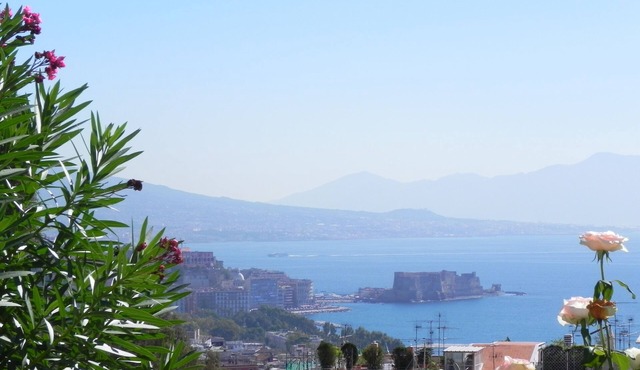 Sea View 2bed Apartment overlooking the Gulf with Private Terrace