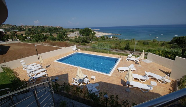 sea view apartment with terrace wi-fi