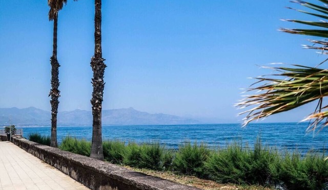 Smeraldo Apt - Beautiful and spacious apartment near the sea between Taormina and Catania.