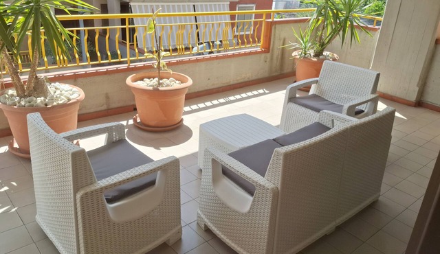 Spacious and bright apartment ideal for families and/or groups.