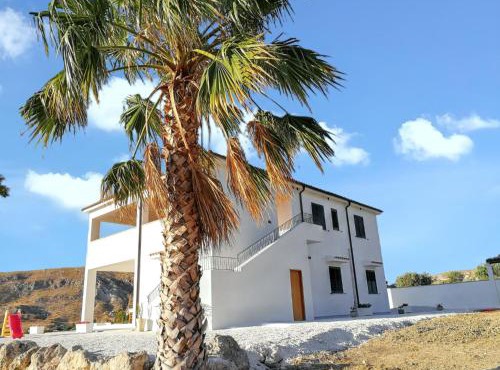 Spacious Apartment in Montallegro with Stunning Views