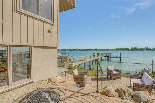 Spacious Riverfront Home w/Dock in St Clair! in St. Clair