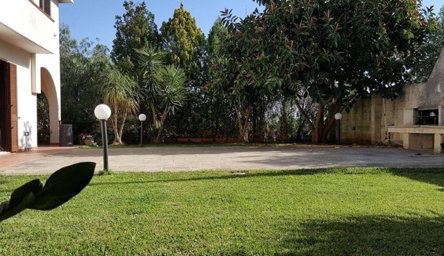 Spacious Villa "Travellito" with Wi-Fi, Garden & Terrace