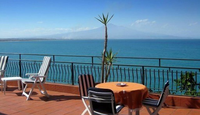 spectacular location directly above the sea, incredible view of the sea, Etna .