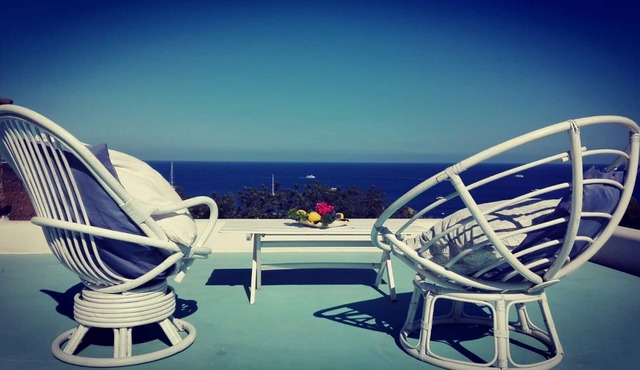 Stromboli, the home between sea and volcano