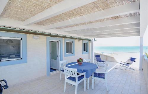 Stunning Apartment In Punta Braccetto Rg