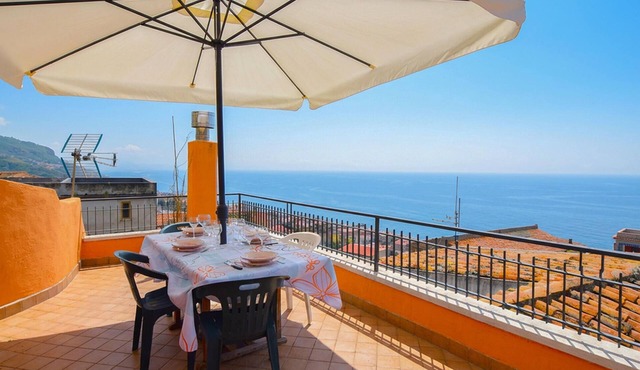 Stunning home in Cetraro with house sea view