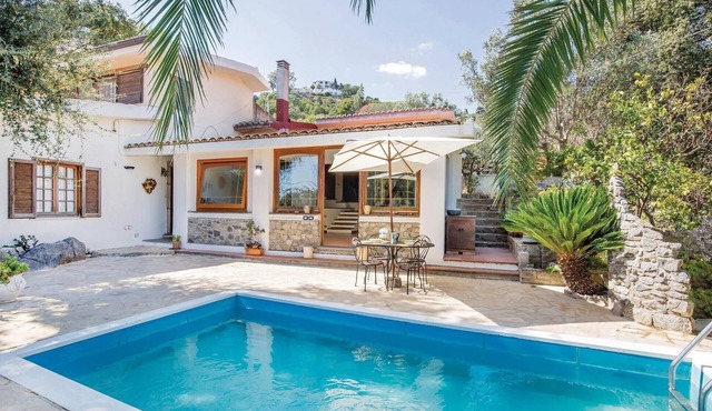 Stunning home in Staletti -CZ-