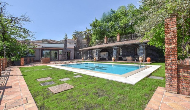 Stunning Home In Zafferana Etnea