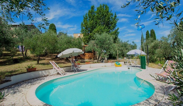 Stunning private villa for 6 people with WIFI, A/C, private pool, TV, patio and pets allowed