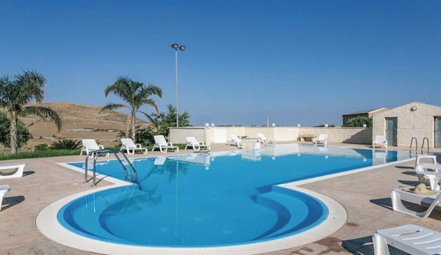 Stunning villa for 7 people with pool, A/C, WIFI, TV, veranda, pets allowed and panoramic view