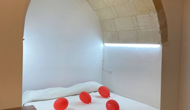 Suggestivo B&B comfortevole con letto, bagno privato, colazione in pos. centrale