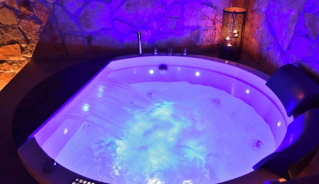 Suite with Private Spa (Jacuzzi-Sauna-Hammam)