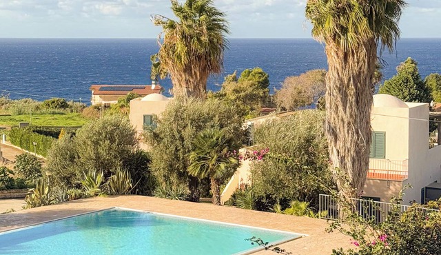 SuleMare House with swimming pool, Sub Paradise