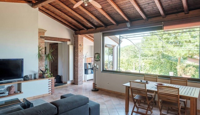 "Sunrise over the sea and relaxation on Etna: Green oasis near the pearls of Sicily.
