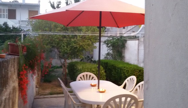SWEET HOME detached house with garden pets allowed small size